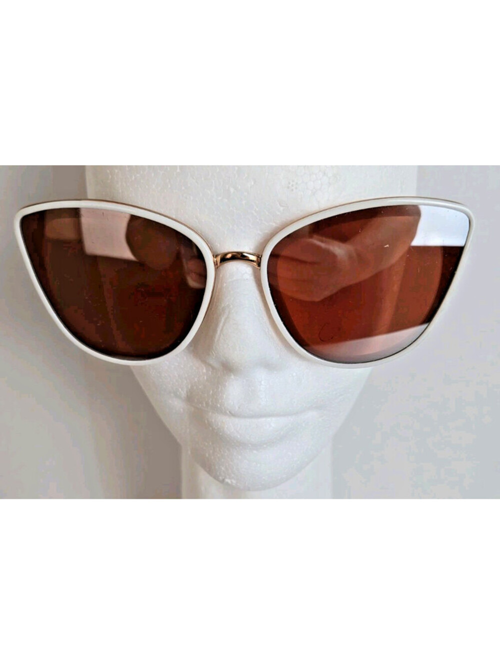 Vintage Oversize Cat Eye Sunglasses White Frame Brown Lenses Retro Fashion